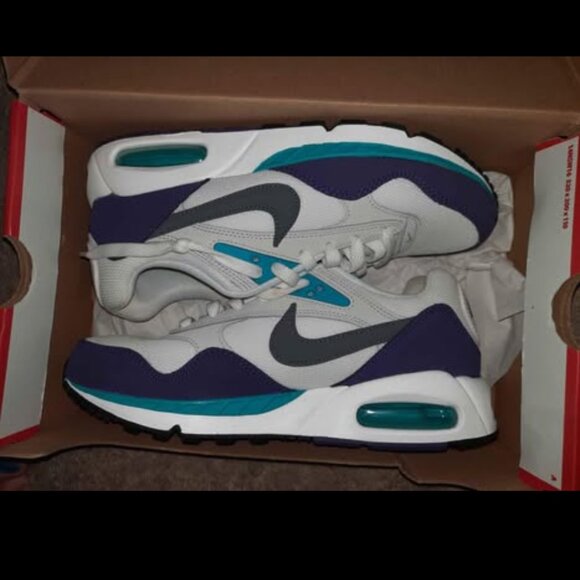 Women's Nike air max 90 size 9 but runs small/narrow - Picture 2 of 4